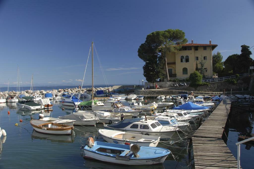 Apartment Roza, Sea View, Free Parking Ičići Exterior foto