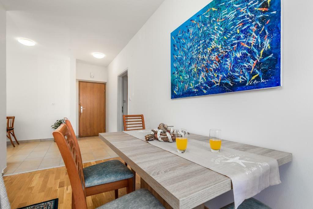 Apartment Roza, Sea View, Free Parking Ičići Exterior foto